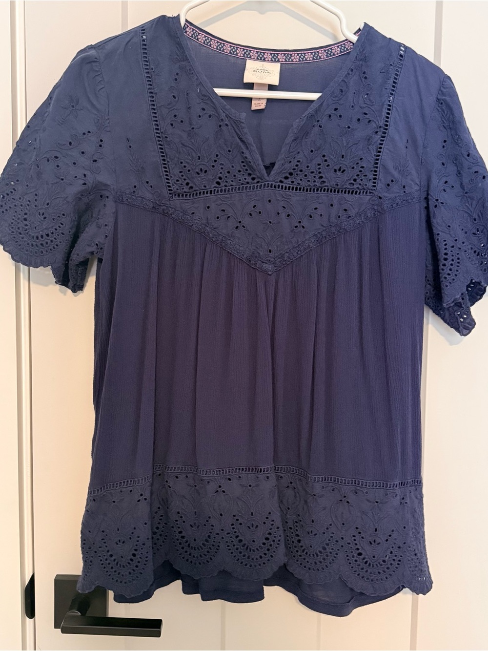 Knox Rose Navy Eyelet V‑Neck Short Sleeve Blouse